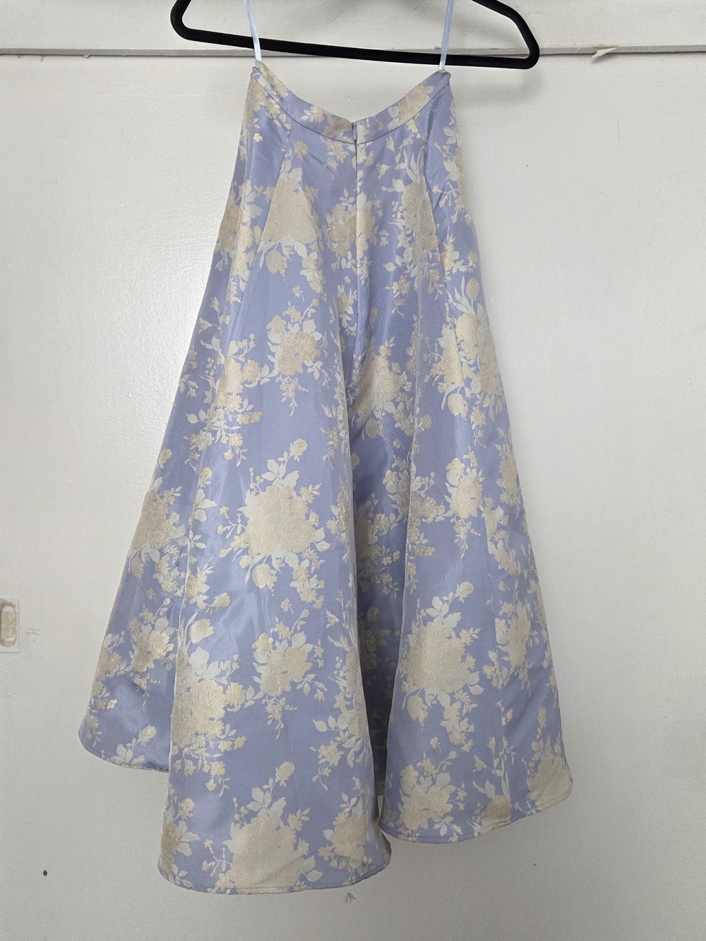 V. Chapman The Carolena Set in Bonnet Blue Windsor - Picture 8 of 10